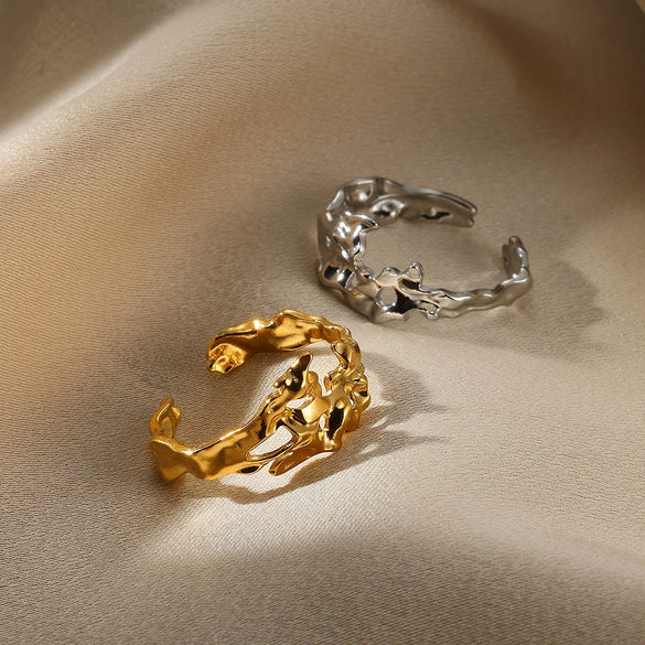 Wholesale Stainless Steel Geometric Asymmetrical Line Texture Snakeshaped Ring With Star Shape For Women