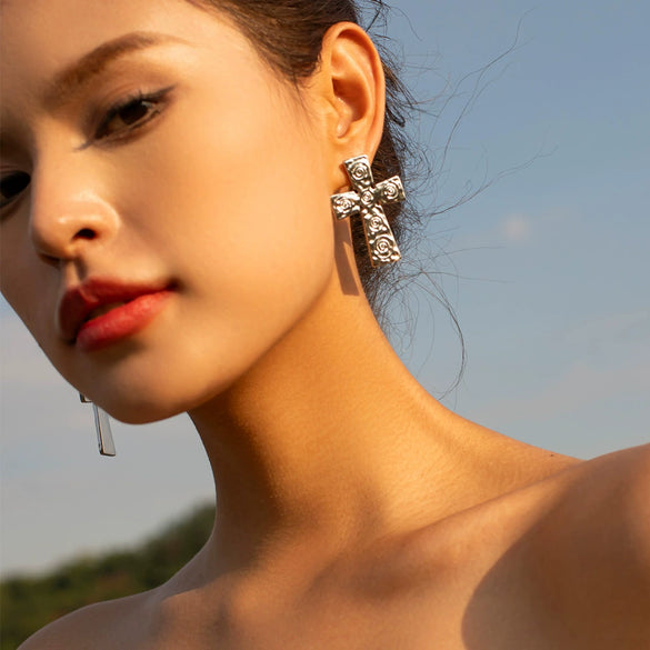 Wholesale Stainless Steel Geometric Cross Earrings With Electroplating And Pleated Design For Women
