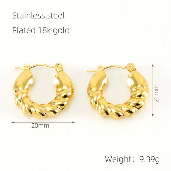 Wholesale Stainless Steel Geometric Fashion Retro Earrings For Women With Electroplating Design