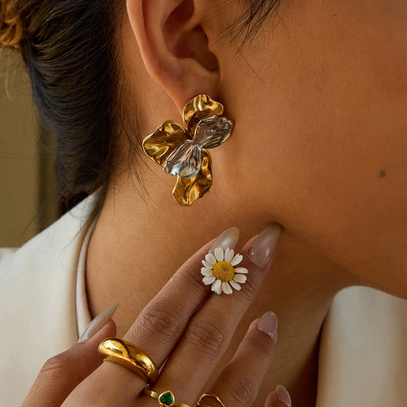 Wholesale Stainless Steel Geometric Flower Earrings With Electroplating For Women Light Luxury Niche Design