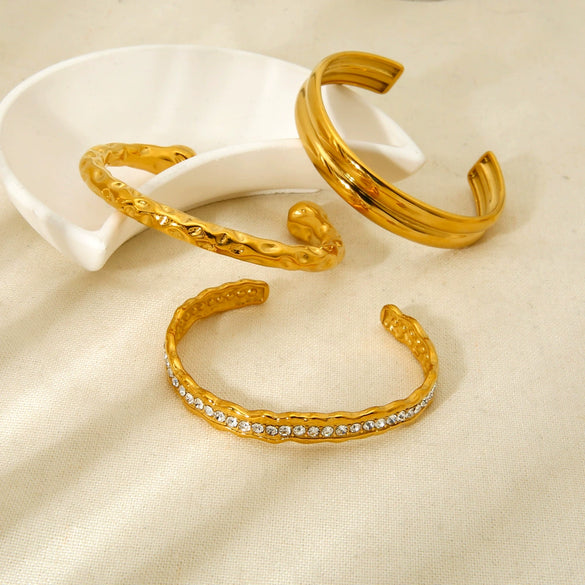 Wholesale Stainless Steel Geometric Hammered Zirconinlaid 18K Goldplated Waterproof Bracelet For Women