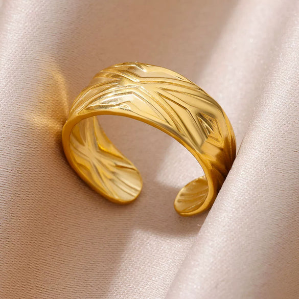 Wholesale Stainless Steel Geometric Heart Opening Adjustable Retro Popular Ring For Women