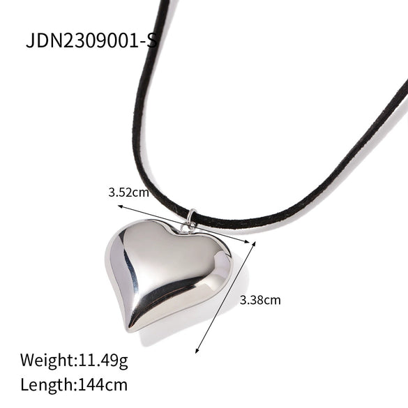 Wholesale Stainless Steel Geometric Love Peach Heart Necklace For Women With Electroplating Treatment