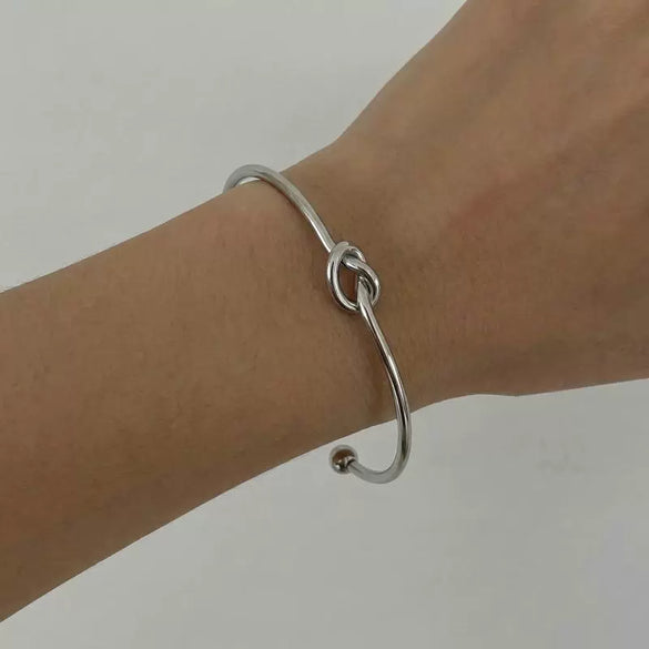 Wholesale Stainless Steel Geometric Modern Minimalist Vacuumplated 18K Gold Knotted Open Bracelet Jewelry Accessories