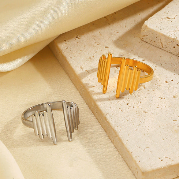 Wholesale Stainless Steel Geometric Open Ring For Ladies With 18K Gold Plated Electroplating