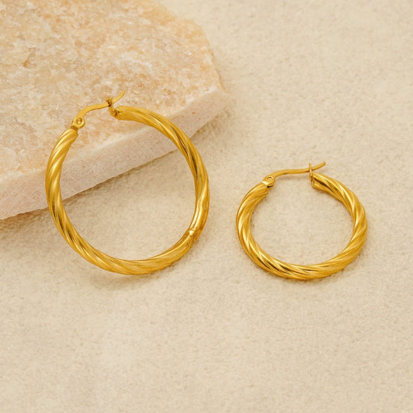 Wholesale Stainless Steel Geometric Pattern Round Earrings For Women With Electroplating Process