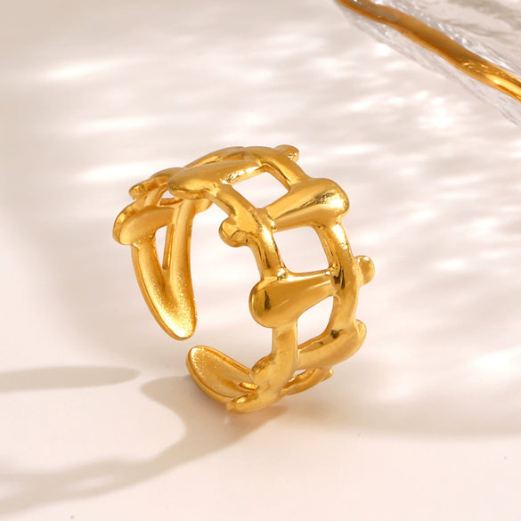 Wholesale Stainless Steel Geometric Ring For Women With 18K Gold Plated Electroplating Treatment