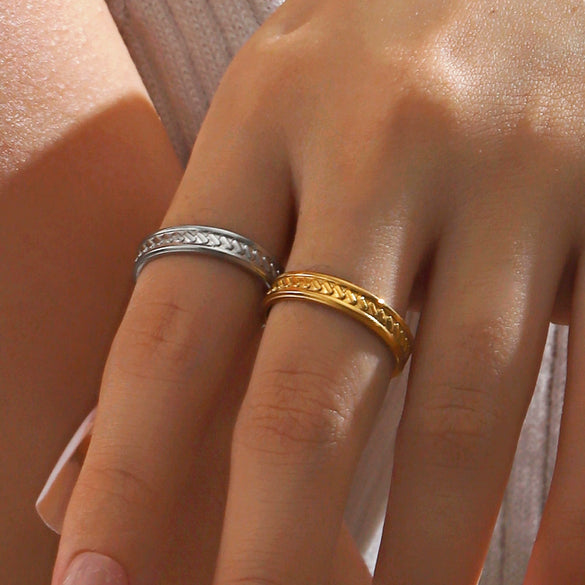 Wholesale Stainless Steel Geometric Round Opening Adjustable Ring For Women With 18K Gold Plated Electroplating