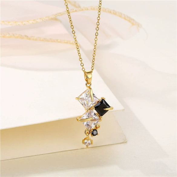 Wholesale Stainless Steel Geometric Square Crystal Clavicle Necklace With Electroplating For Women