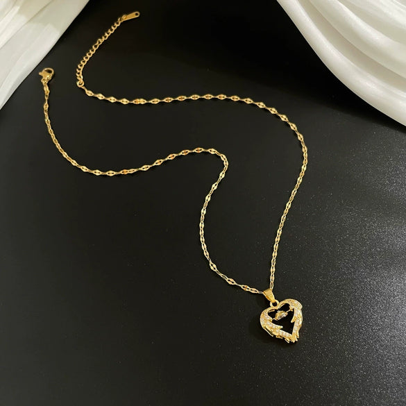 Wholesale Stainless Steel Geometric Style Diamond Pendant Necklace For Female