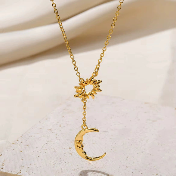 Wholesale Stainless Steel Geometric Sun Radiant Pendant Necklace Light Luxury Style Electroplated