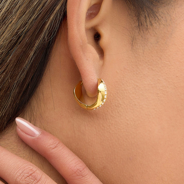 Wholesale Stainless Steel Geometric Waveshaped Rhinestone Electroplated Earrings For Women