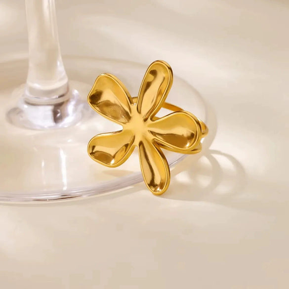 Wholesale Stainless Steel Gold Electroplated Crown Pattern Hollow Petal Multilayer Ring For Women