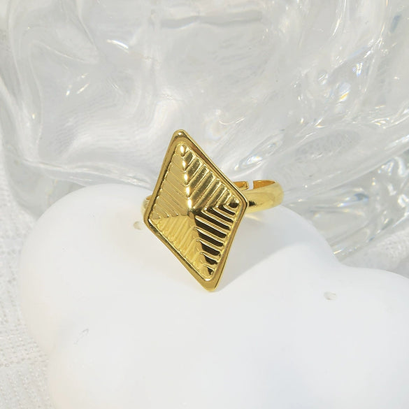 Wholesale Stainless Steel Gold Plated Five Pointed Star Fashion Ring For Women