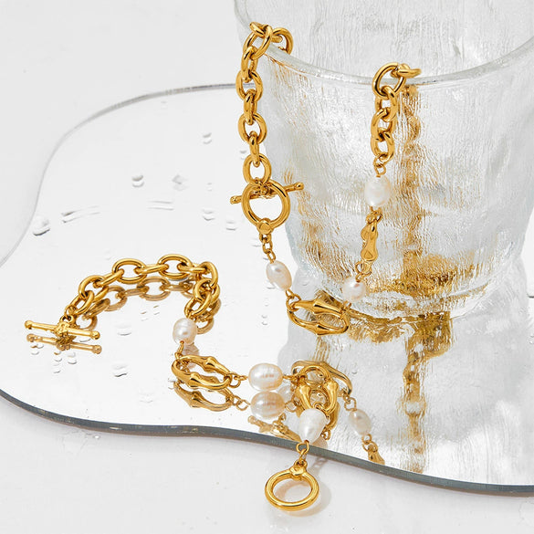 Wholesale Stainless Steel Gold Plated Necklace And Bracelet With Natural Freshwater Pearl Stitching And O Buckle Simple Geometric Style