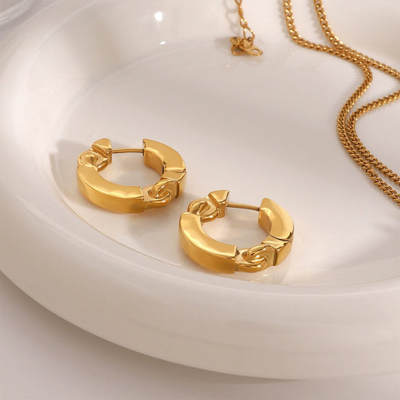 Wholesale Stainless Steel Golden Circle Earrings With Geometric Style And Electroplating Treatment