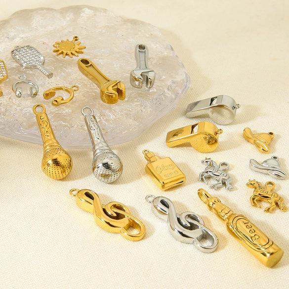 Wholesale Stainless Steel Goldplated Wine Bottle Pendant Jewelry Accessories
