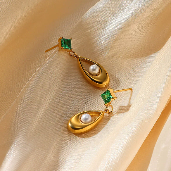 Wholesale Stainless Steel Green Zircon Inlaid Drop Shape Electroplated Palace Style Vintage Earrings For Women