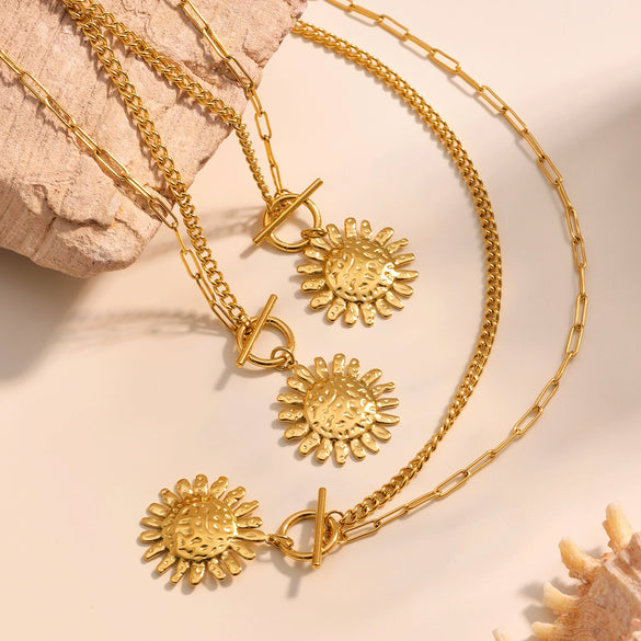 Wholesale 316L Stainless Steel Hammered Geometric And Sunflower Buckle Necklace For Women With Electroplating Light Luxury Style