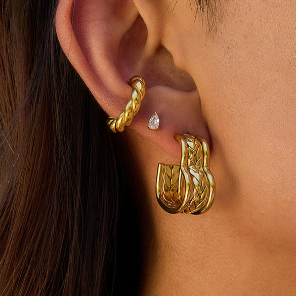 Wholesale Stainless Steel Heart Earrings With Electroplating Light Luxury Niche Design For Women