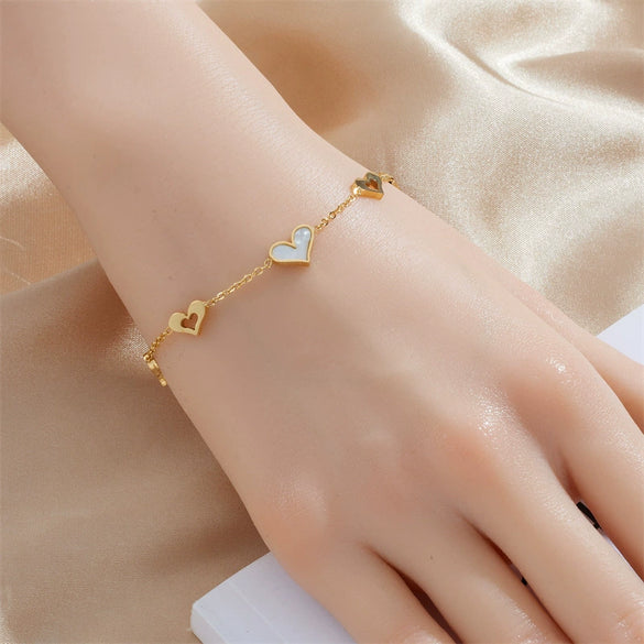 Wholesale Stainless Steel Heart Shape Fashion Hollow Smooth Nonfading Goldplated Electroplated Unisex Bracelet