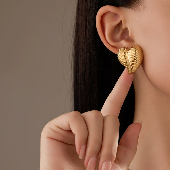 Wholesale Stainless Steel Heart Shape Striped Fashion Earrings With Electroplating For Women