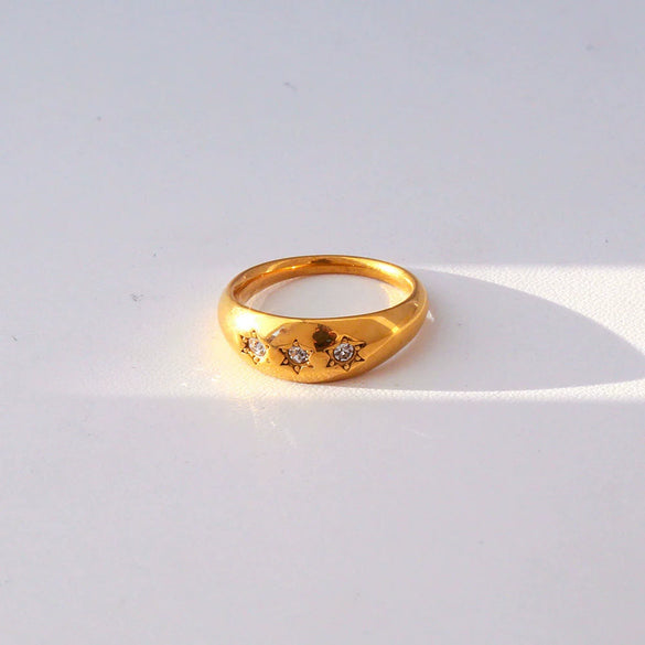 Wholesale Stainless Steel Heart Shaped Cast Electroplated Diamond Couple Rings Elegant Fashionable Retro And Versatile