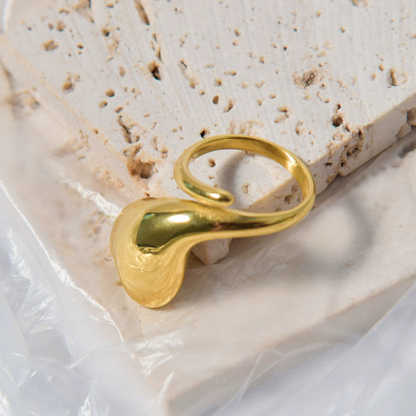 Wholesale Stainless Steel Heart Shaped Love Winding Opening Ring With Vacuum Plating And Electroplating