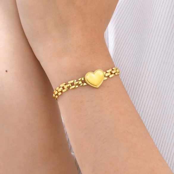 Wholesale Stainless Steel Heartshaped Fashion Women's Bracelet With Gold Electroplated Strap Chain