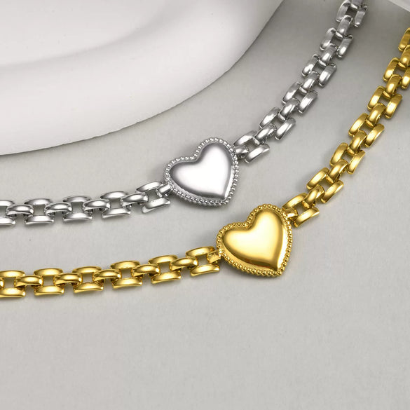 Wholesale Stainless Steel Heartshaped Fashion Women's Bracelet With Gold Electroplated Strap Chain