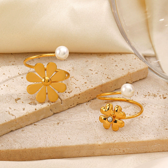 Wholesale Stainless Steel Heartshaped Flower Ring With Electroplating For Women
