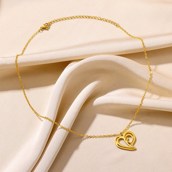 Wholesale Stainless Steel Heartshaped Letter Pendant Necklace With Electroplating Unisex Simple Style