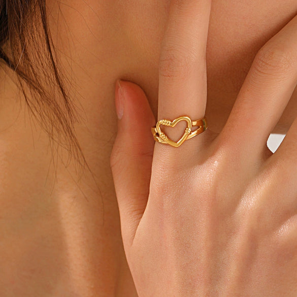 Wholesale Stainless Steel Heartshaped Love Ring Electroplated Retro Simple Hollow Style