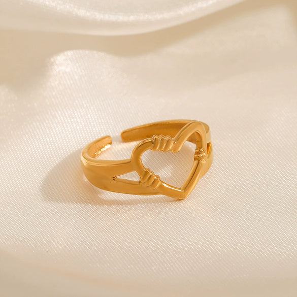 Wholesale Stainless Steel Heartshaped Love Ring Electroplated Retro Simple Hollow Style