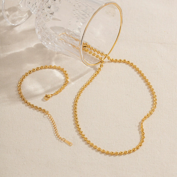 Wholesale Stainless Steel Hollow Love Woven Cuban Necklace With Geometric Style And Electroplating Process For Women