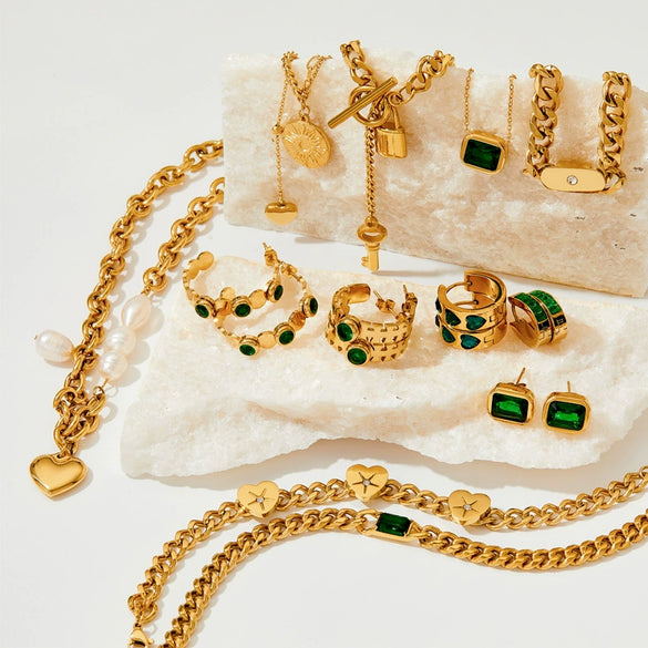 Wholesale Stainless Steel Jewelry Set With Bear Little Pig Small Animal Pattern For Women Electroplated Green Series