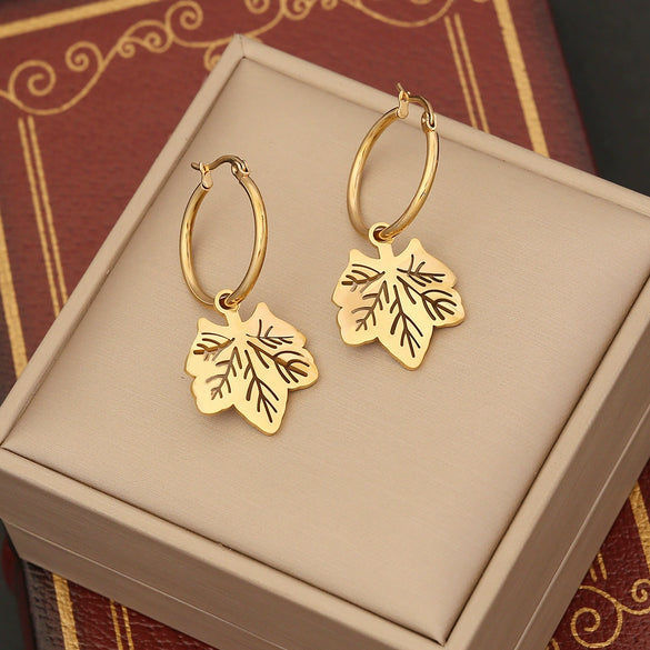 Wholesale Stainless Steel Jewelry Suit With Leaf And Flower Pendant Electroplated Fashionable And Personalized