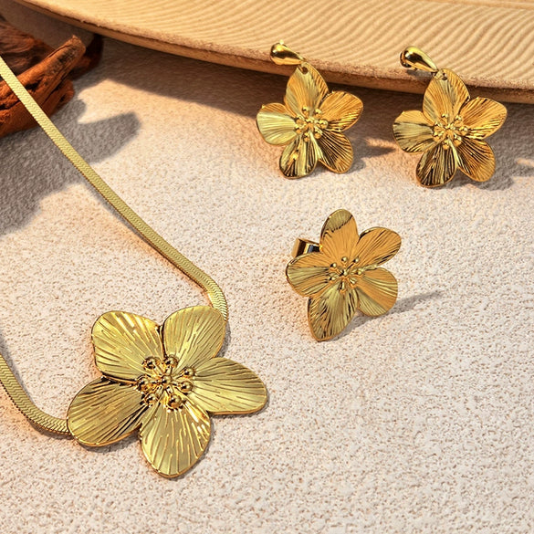 Wholesale Stainless Steel Jewelry With Petal Shape Retro Animal Pattern Electroplating For Women
