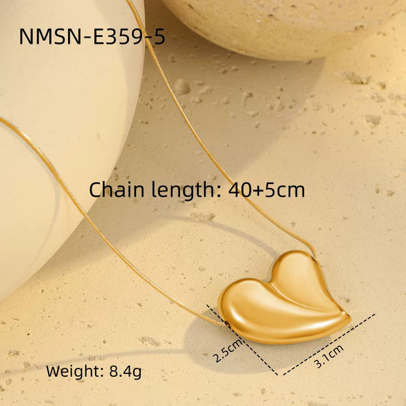 Wholesale Stainless Steel 18K Electroplated Geometric Heart Star Snake Bone Pendant Clavicle Necklace For Women Light Luxury Niche Design