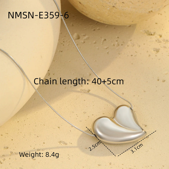 Wholesale Stainless Steel 18K Electroplated Geometric Heart Star Snake Bone Pendant Clavicle Necklace For Women Light Luxury Niche Design
