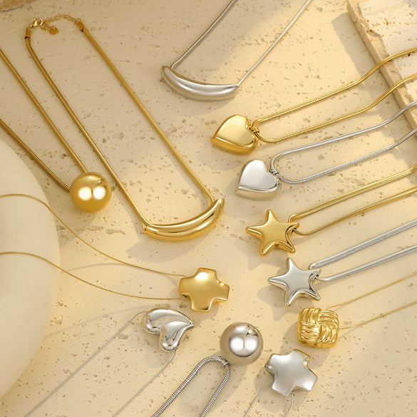 Wholesale Stainless Steel 18K Electroplated Geometric Heart Star Snake Bone Pendant Clavicle Necklace For Women Light Luxury Niche Design