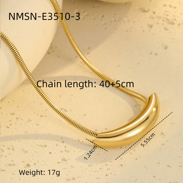 Wholesale Stainless Steel 18K Electroplated Geometric Heart Star Snake Bone Pendant Clavicle Necklace For Women Light Luxury Niche Design