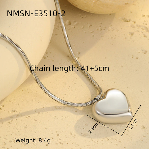 Wholesale Stainless Steel 18K Electroplated Geometric Heart Star Snake Bone Pendant Clavicle Necklace For Women Light Luxury Niche Design