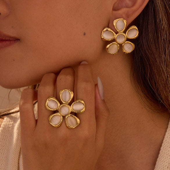 Wholesale Stainless Steel 18K Gold Electroplated Flower Shaped Hammered Earrings For Women