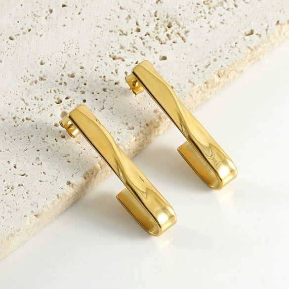 Wholesale 316L Stainless Steel Light Luxury Geometric Hook Earrings For Women Electroplated