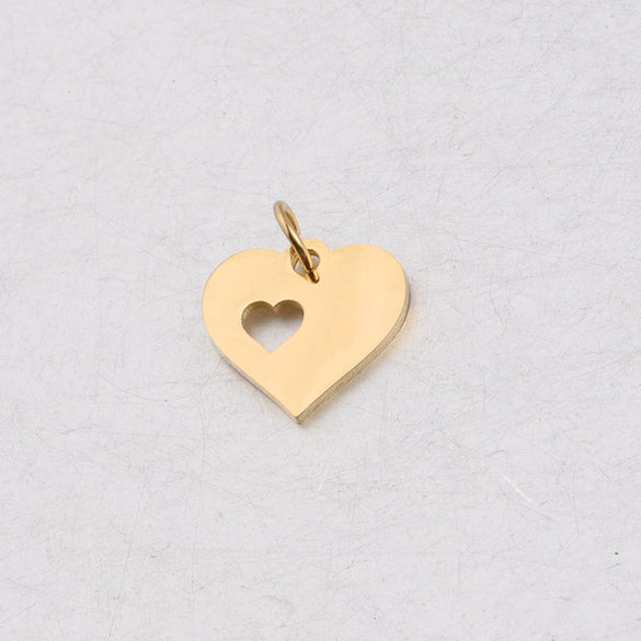 Wholesale Stainless Steel Love Heart Pendant Jewelry Accessories With Polishing Treatment And Smooth Pattern