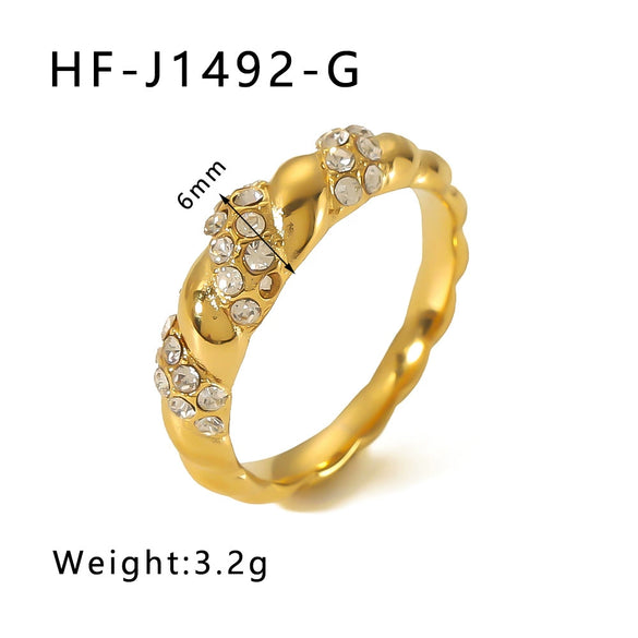 Wholesale Stainless Steel Love Inlaid Zircon Croissant Five Pointed Star Couple Ring With 18K Vacuum Plating In Furnace