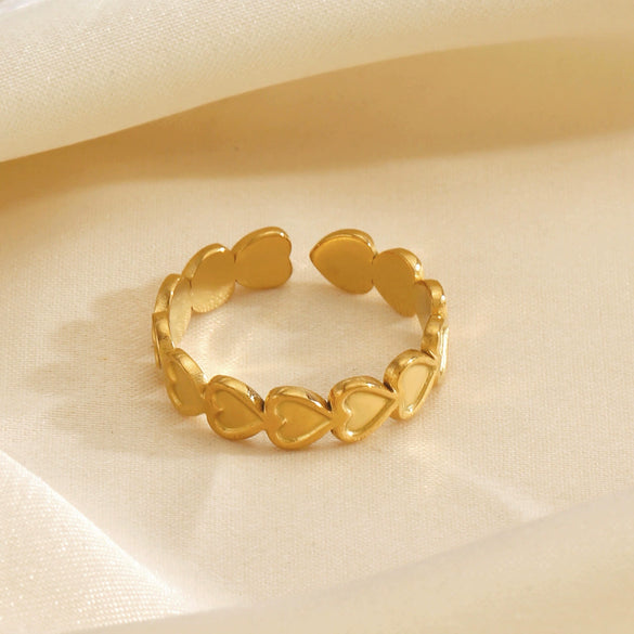 Wholesale Stainless Steel Love Ring With Heart Shape Pattern 18K Gold Plated For Women