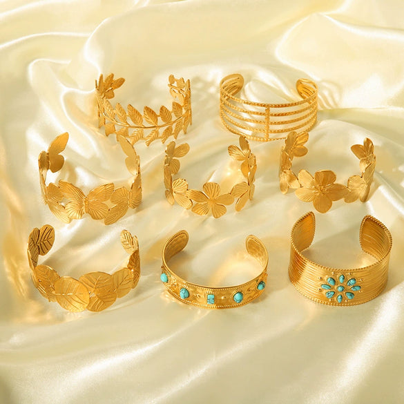 Wholesale Stainless Steel Open Bracelet With Retro Style 18K Gold Plated Vacuum Real Gold Electroplating In Pvd Furnace And Plant Flowers Pattern