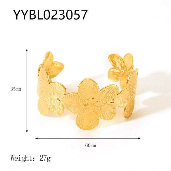Wholesale Stainless Steel Open Bracelet With Retro Style 18K Gold Plated Vacuum Real Gold Electroplating In Pvd Furnace And Plant Flowers Pattern